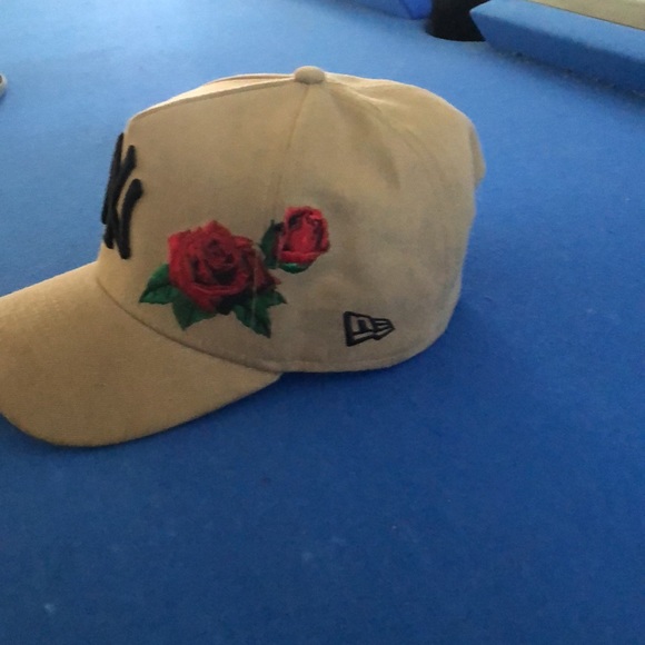 Normal hat and adjustable - Picture 2 of 3